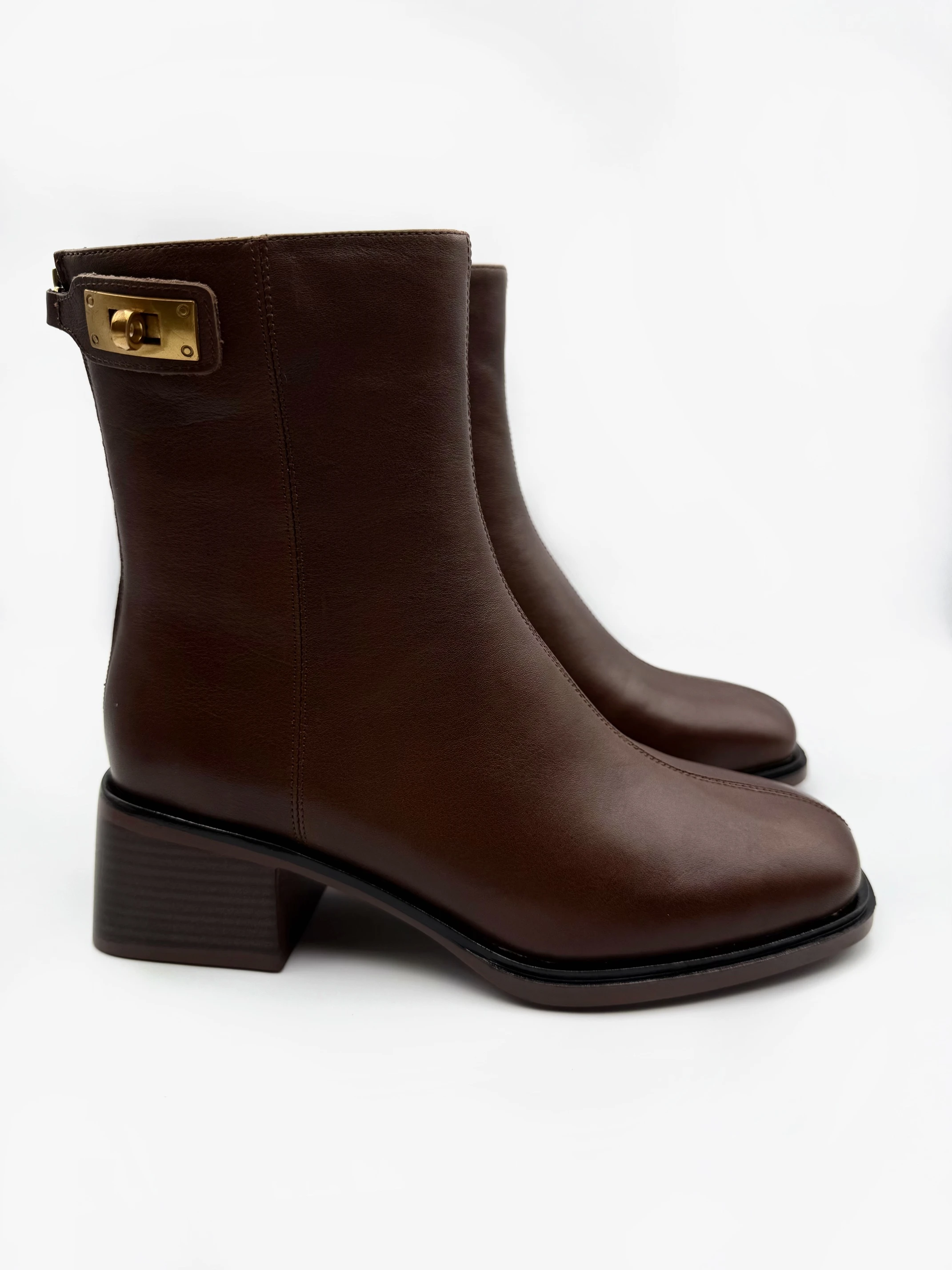 Ботинки "BLACK AND BROWN"