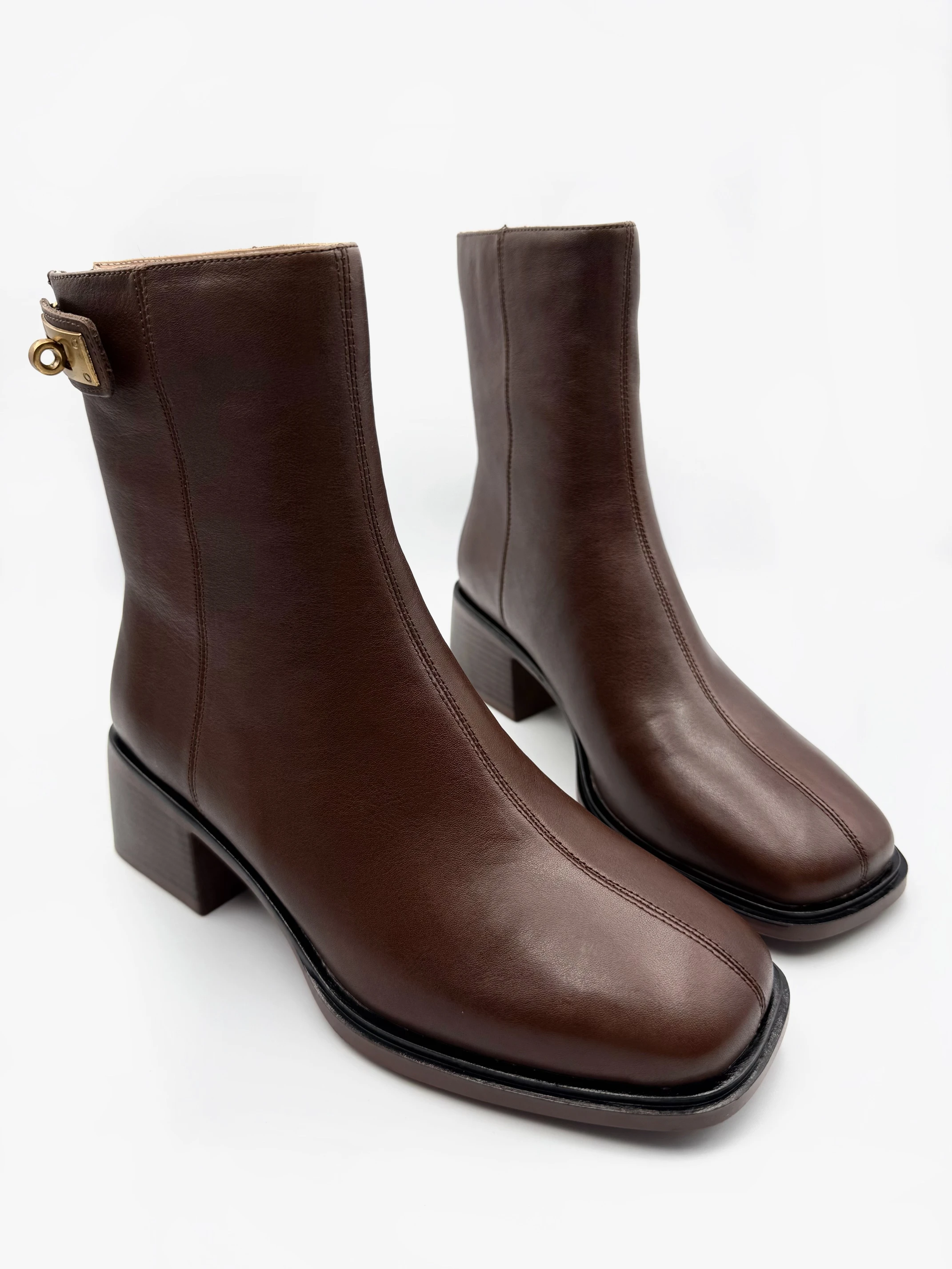 Ботинки "BLACK AND BROWN"