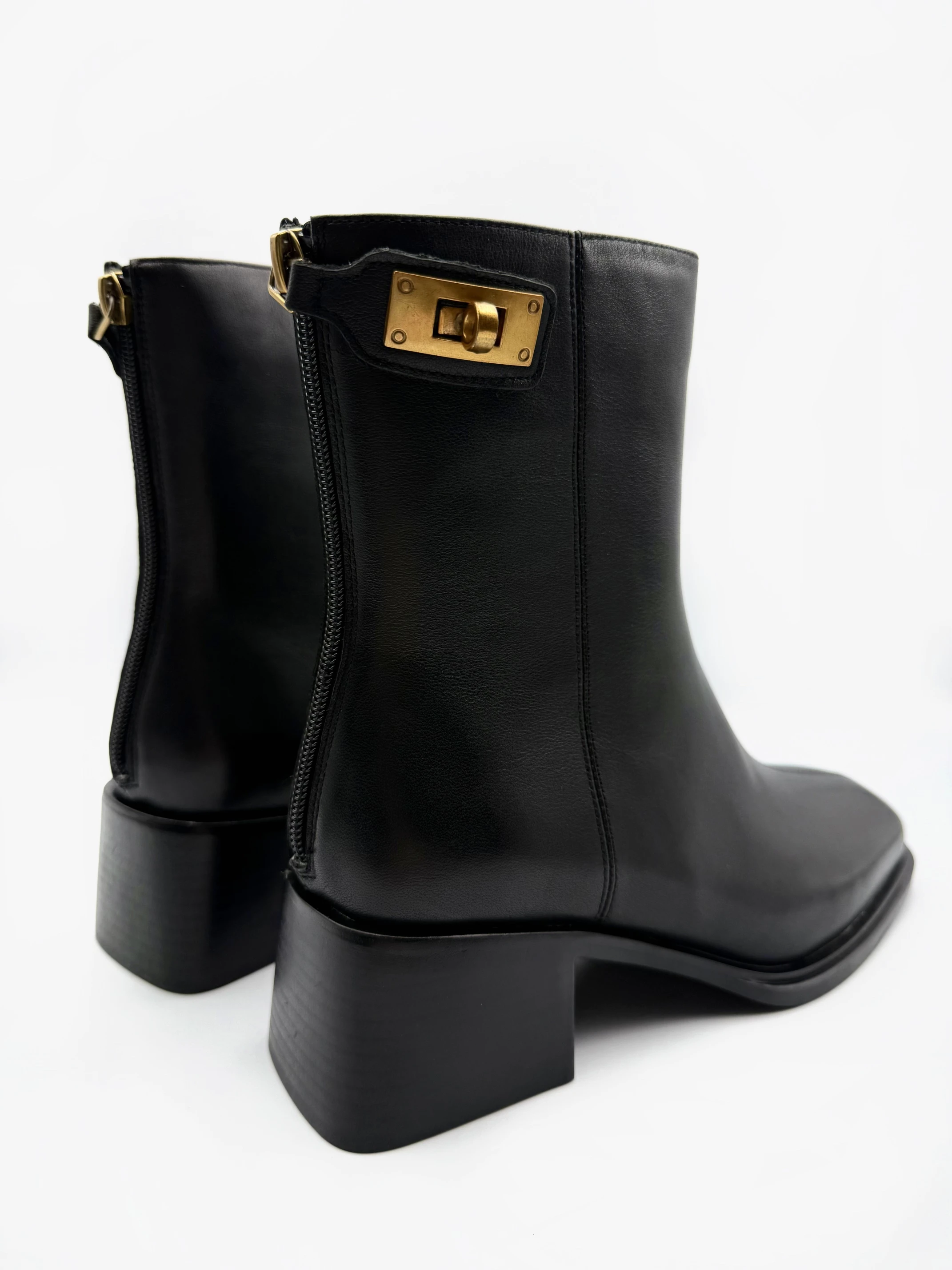 Ботинки "BLACK AND BROWN"