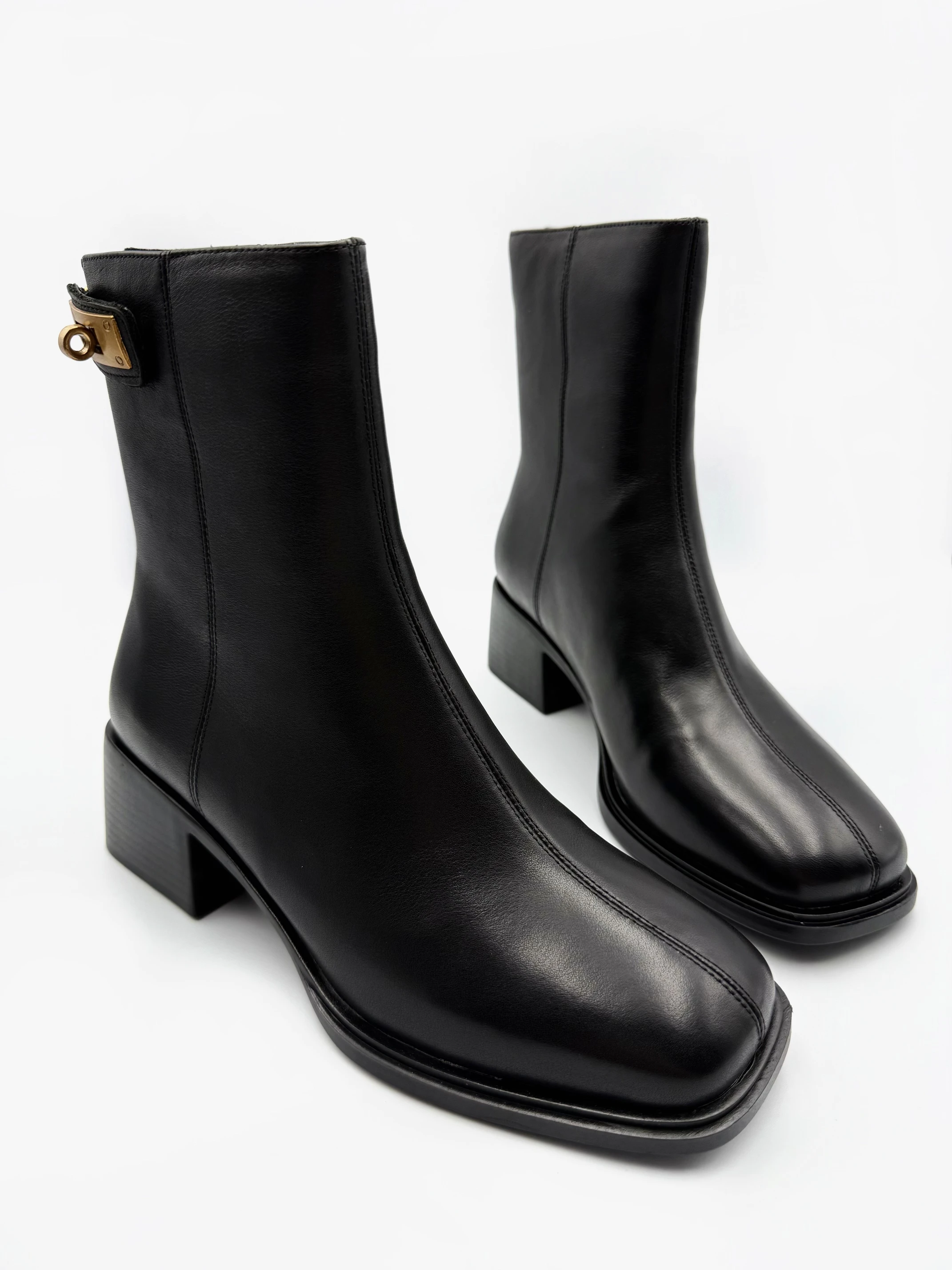 Ботинки "BLACK AND BROWN"